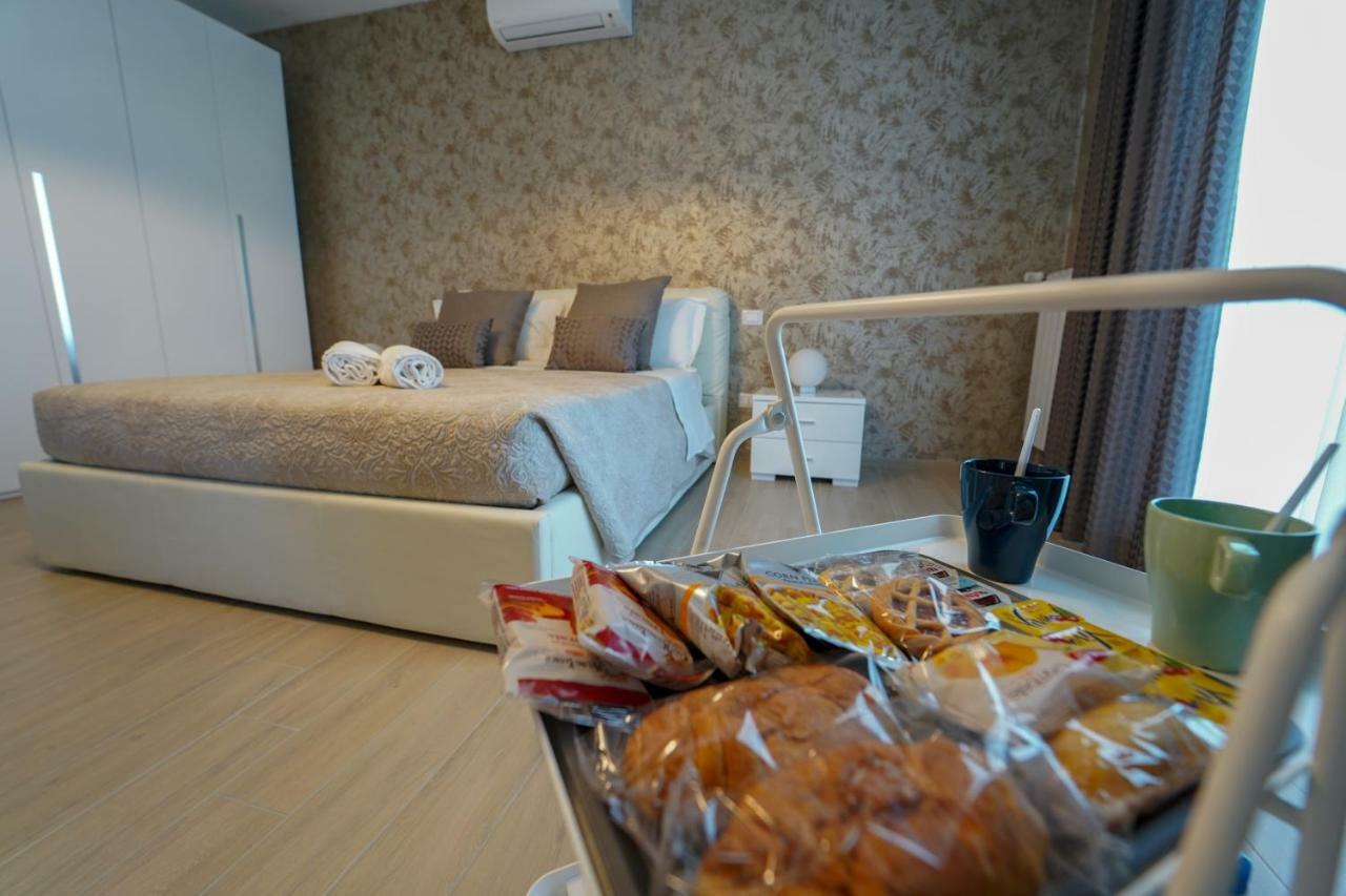 Wojtyla Airport Bari Bed & Breakfast ภายนอก รูปภาพ